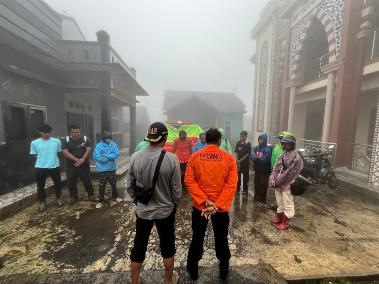 Koordinasi Tim SAR untuk Evakuasi Pendaki Hilang di Gunung Slamet, Rabu 29 Januari 2025 (Foto : Istimewa)