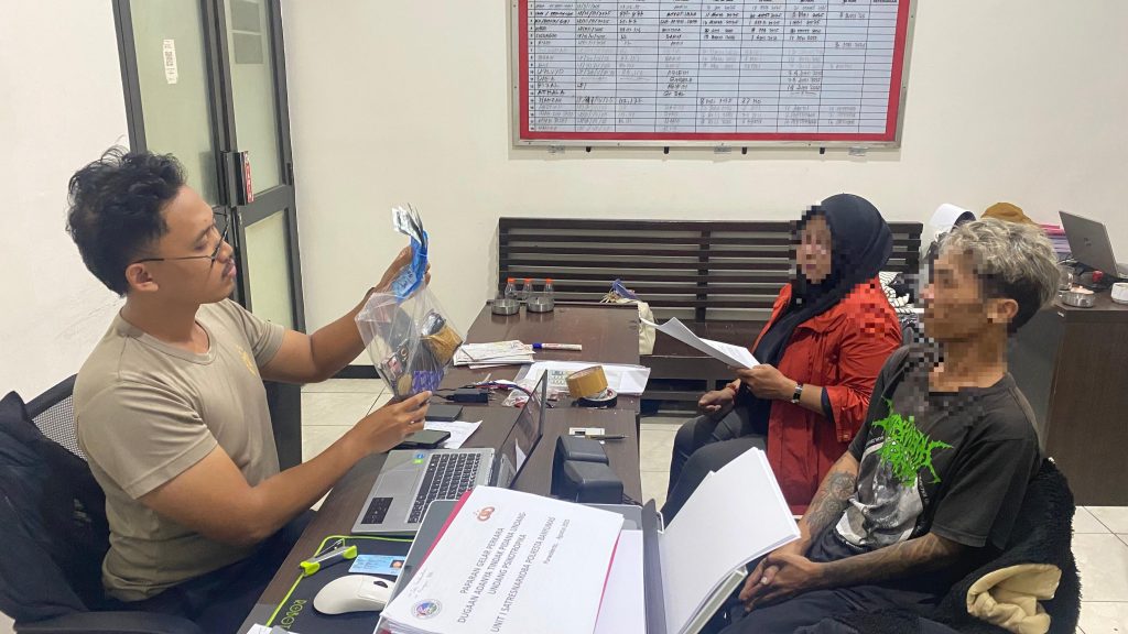 Pemeriksaan Terduga Pengedar Psikotropika di Polresta Banyumas