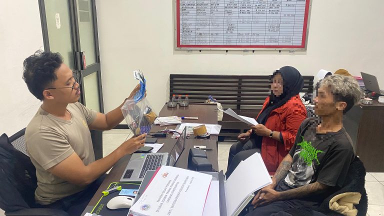 Pemeriksaan Terduga Pengedar Psikotropika di Polresta Banyumas