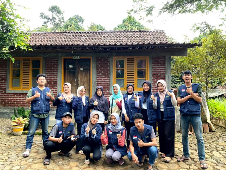 Tim KKN 57 UIN di Desa Wanacipta